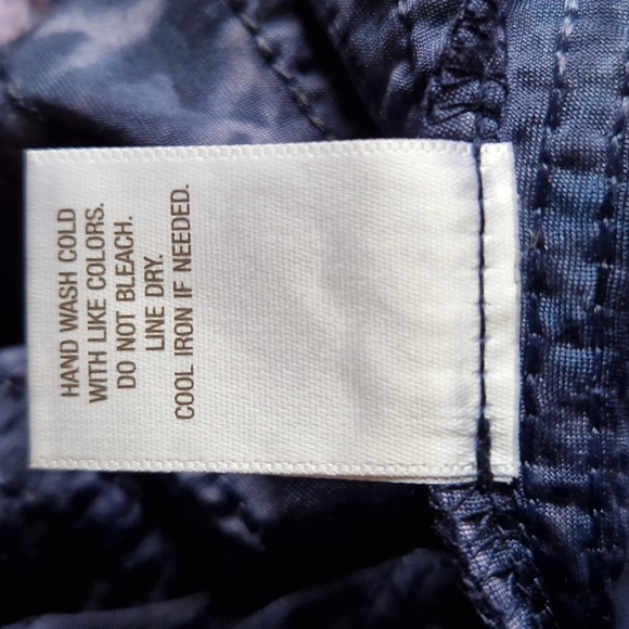 Stretchy tank top blouse - Picture 7 of 9